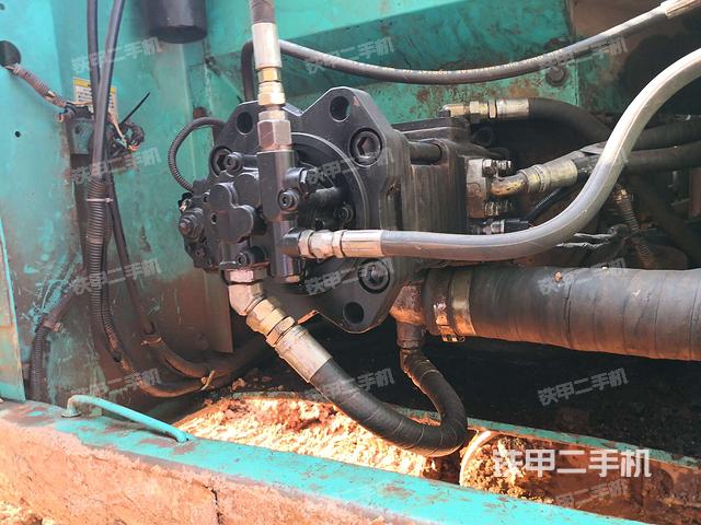 液压泵斜45 左（大件舱室）