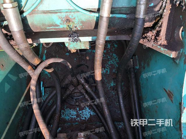 中央回转接头特写（上车部件）