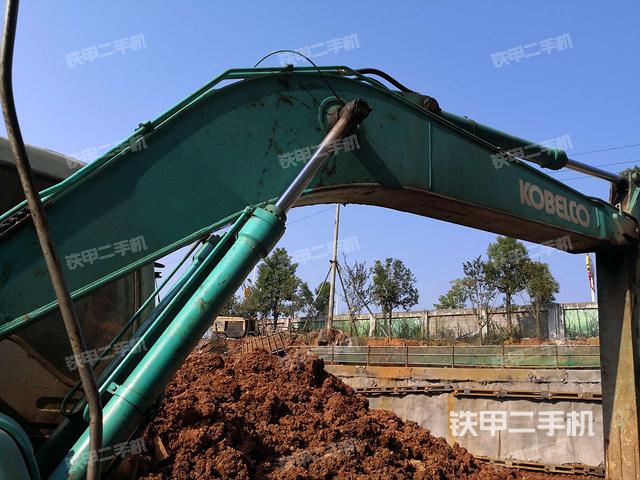 大臂整体 右侧（工作和回转装置）