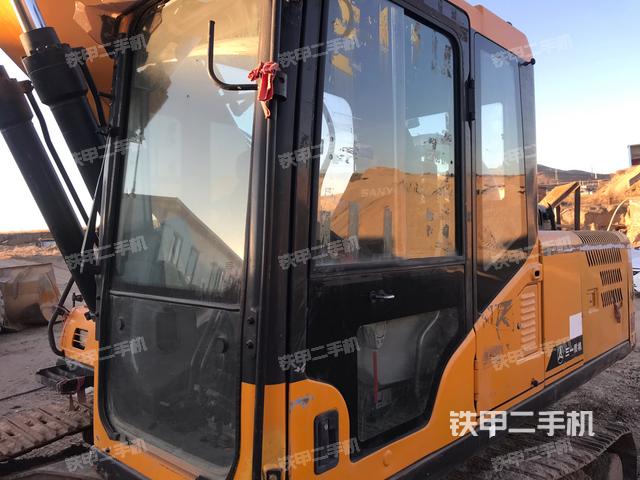 驾驶室整体(整机外观) 驾驶室整体(整机外观)