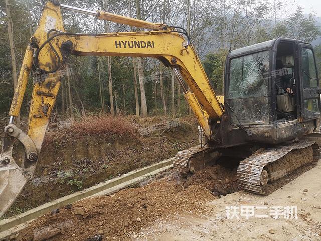 现代R60-7挖掘机