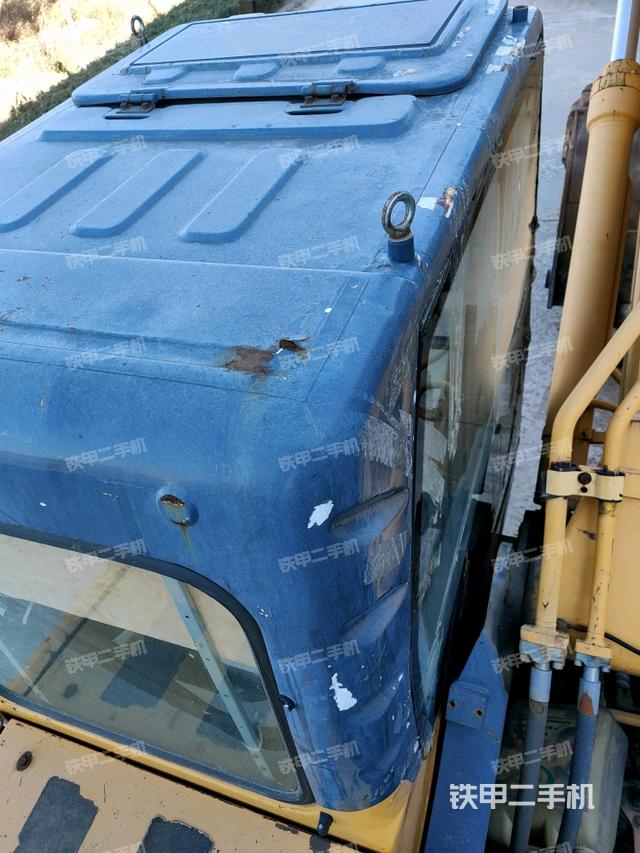 驾驶室顶部（整机外观）