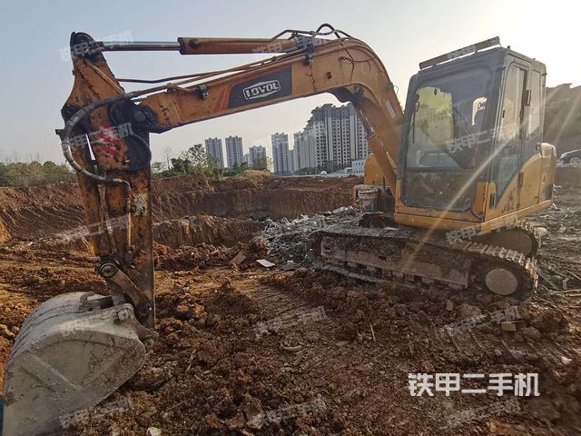 雷沃重工FR80E挖掘机
