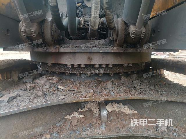 转盘和下车架正前（工作和回转装置）