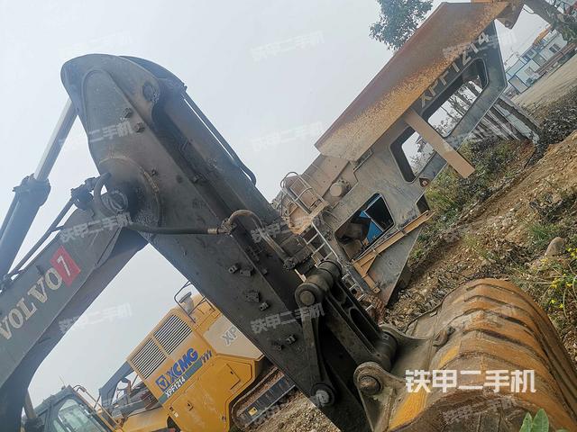 小臂整体右前（工作和回转装置）