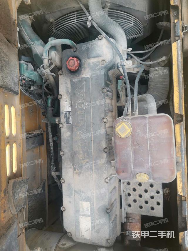 发动机室（上车部件）