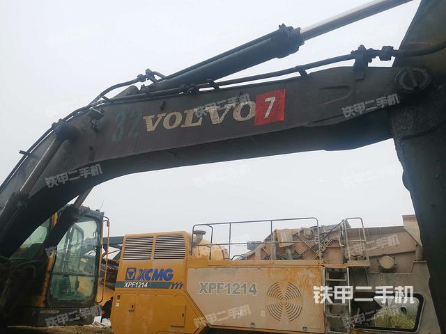 大臂整体 右侧（工作和回转装置）