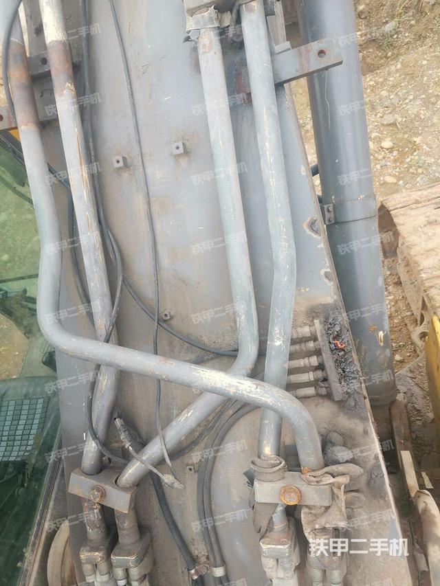 大臂背部俯视（工作和回转装置）