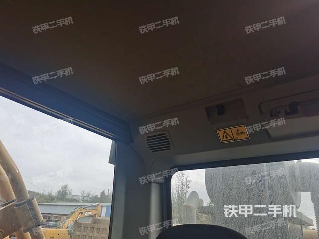 顶棚整体(驾驶室部分) 顶棚整体(驾驶室部分)