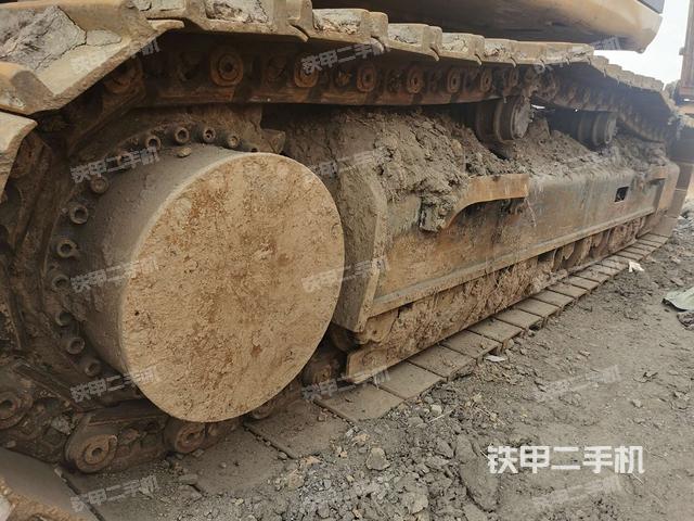 右侧履带整体(行走机构) 右侧履带整体(行走机构)