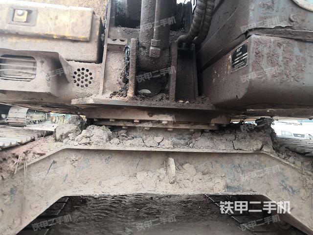 转盘和下车架正前（工作和回转装置）