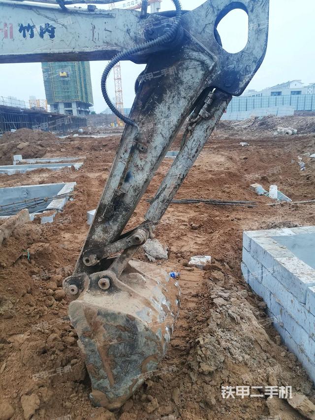 小臂整体右前（工作和回转装置）