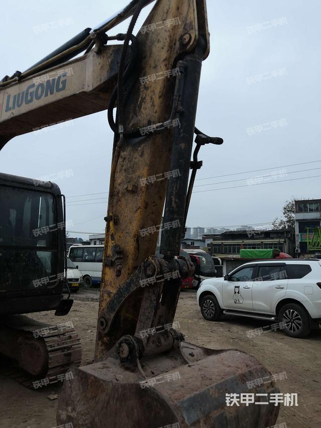 小臂整体右前（工作和回转装置）