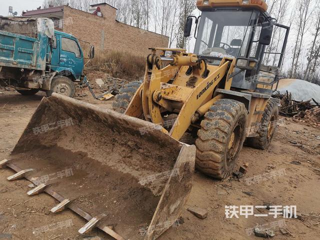 龙工LG833B装载机
