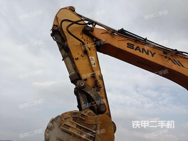 小臂整体左后（工作和回转装置）