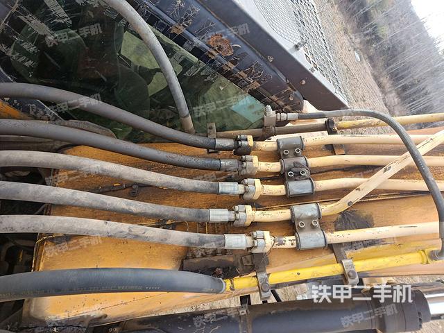 大臂背部俯视（工作和回转装置）