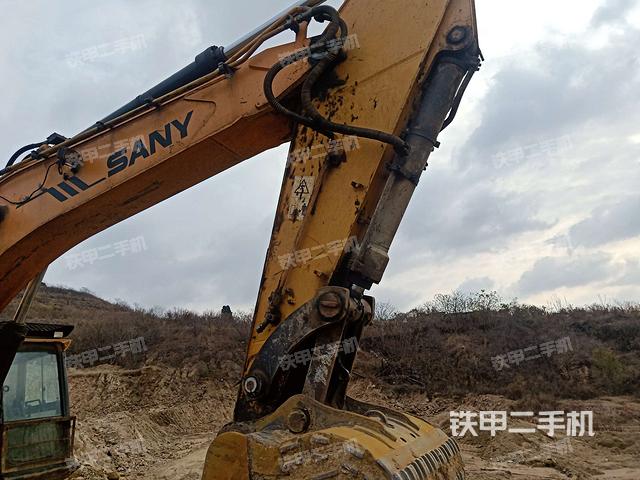 小臂整体右前（工作和回转装置）