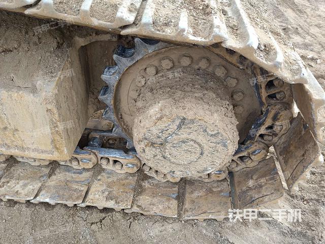 右驱动轮（行走机构）