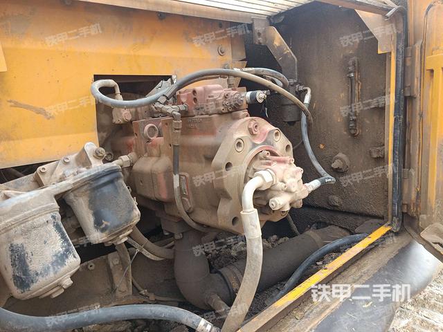 液压泵斜45 左（大件舱室）