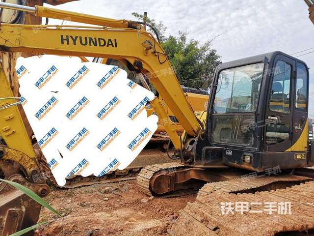 现代R60-7挖掘机