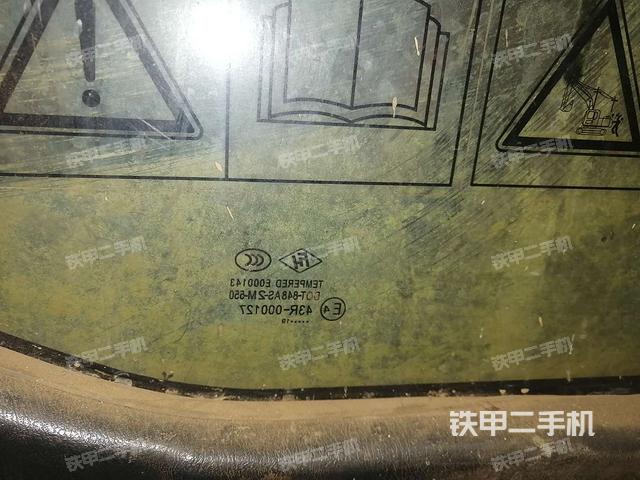 后窗玻璃角标（驾驶室部分）