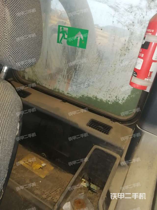 座椅后部（驾驶室部分）