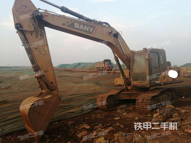 三一重工SY205C挖掘机