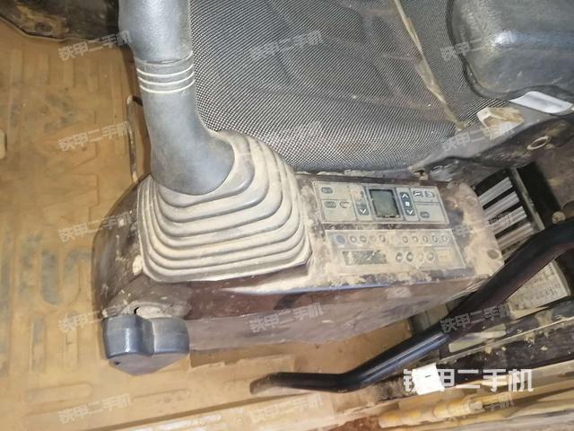 座椅左侧控制台/音响/含左手柄（驾驶室部分）