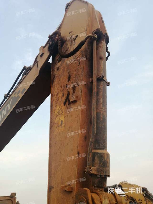 小臂整体右前（工作和回转装置）