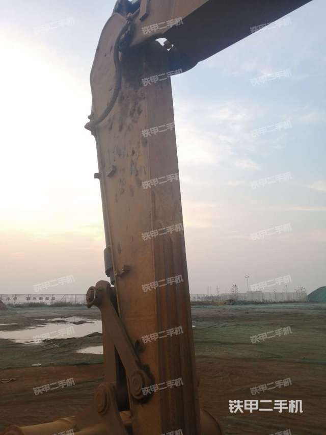 小臂整体左后（工作和回转装置）