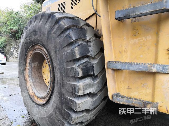 右后轮(行走机构) 右后轮(行走机构)