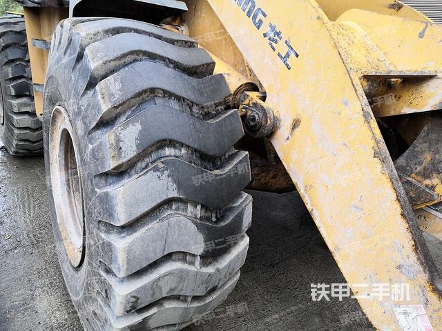 右前轮(行走机构) 右前轮(行走机构)