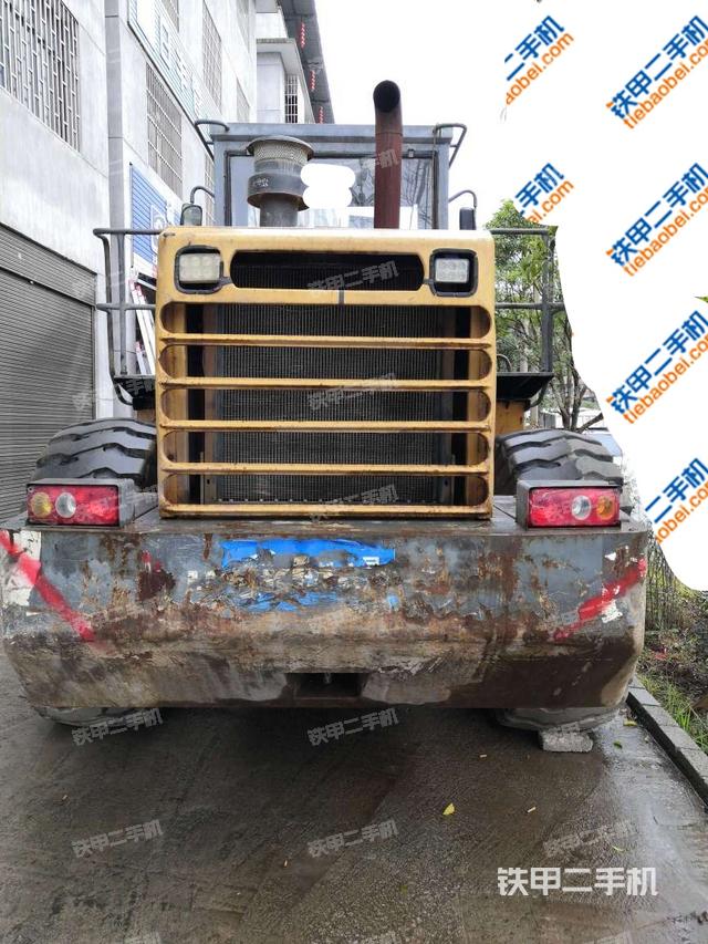 正后方(整机外观) 正后方(整机外观)