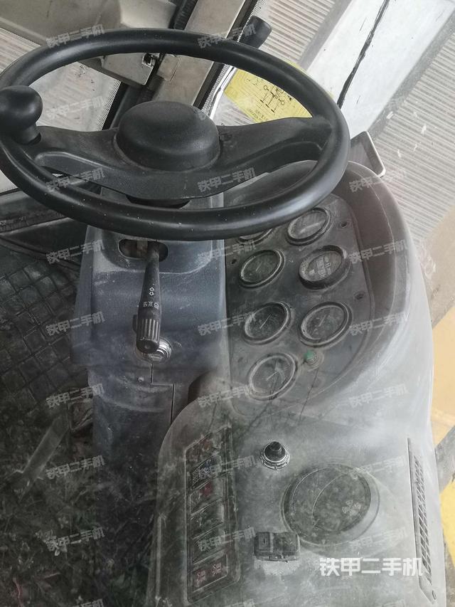 小时表里程数(驾驶室部分) 小时表里程数(驾驶室部分)