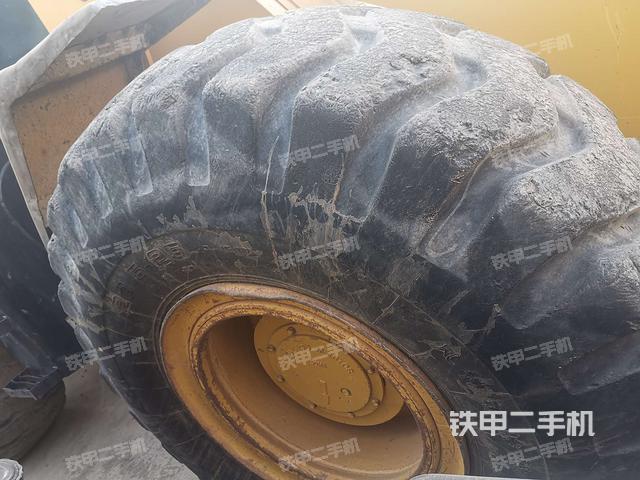 右前轮（行走机构）