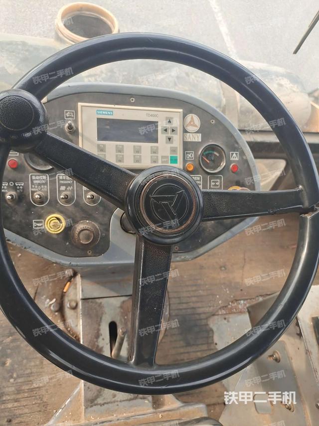 合肥市二手三一重工yzc12c压路机-驾驶室内部实拍图-142