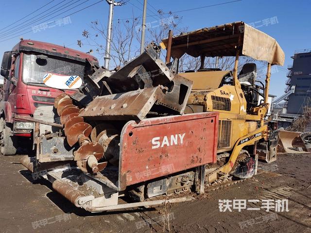 三一重工DTU95C沥青摊铺机