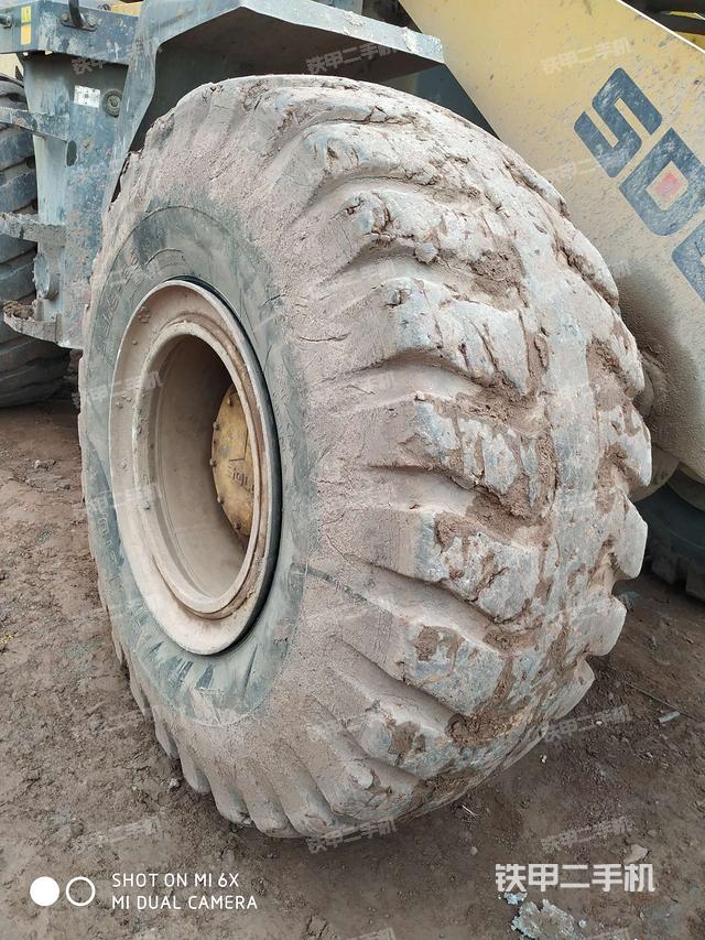 左前轮（行走机构）