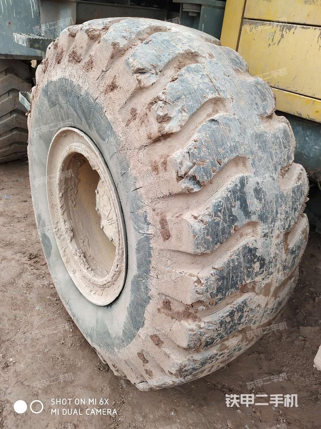 右前轮（行走机构）