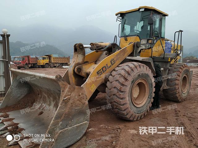 山东临工LG953装载机