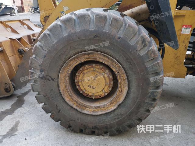 左前轮（行走机构）