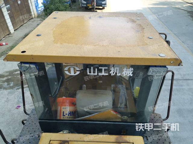 驾驶室顶部 外（驾驶室部分）