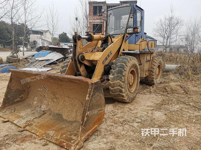 龙工LG833装载机