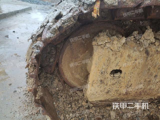 右导向轮(行走机构) 右导向轮(行走机构)