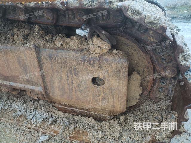 左导向轮(行走机构) 左导向轮(行走机构)