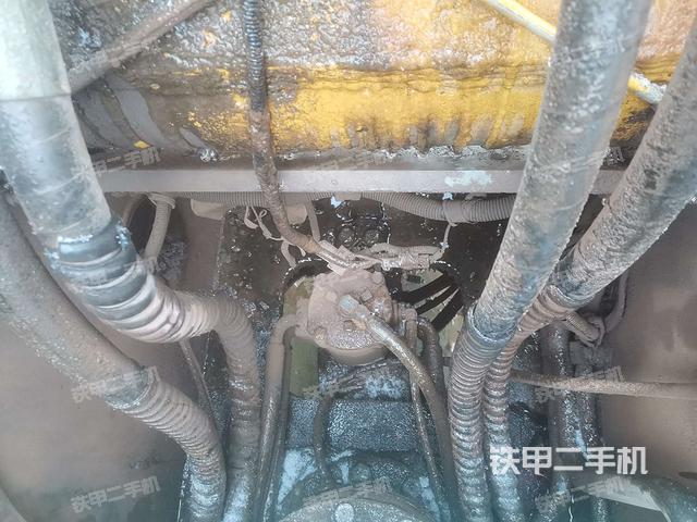 中央回转接头特写(上车部件) 中央回转接头特写(上车部件)