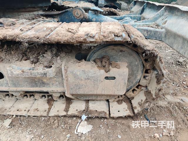 右驱动轮（行走机构）