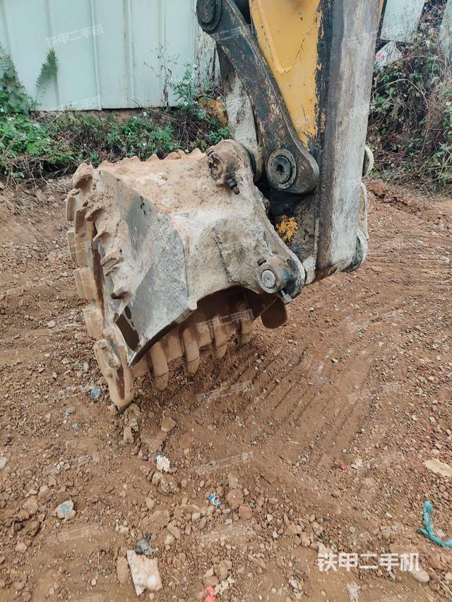 铲斗右后整体（工作和回转装置）