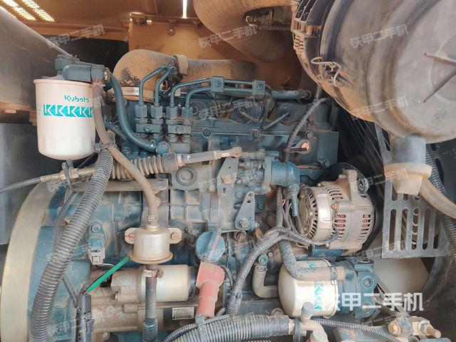 发动机室（上车部件）