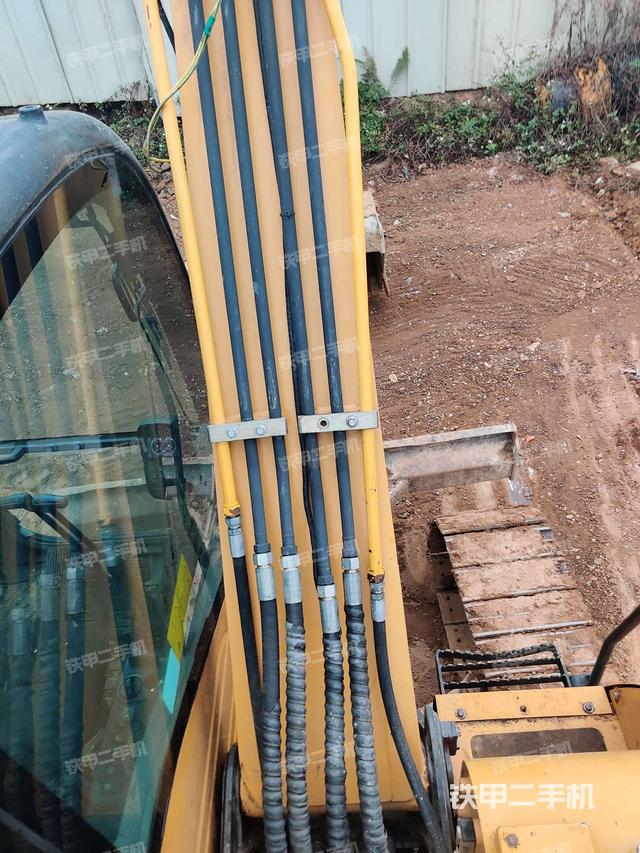 大臂背部俯视（工作和回转装置）